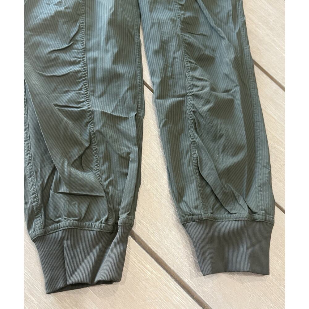 Lululemon Women’s Dance Studio Joggers Size 6‎ Forest Green Athletic Athleisure - Picture 5 of 11